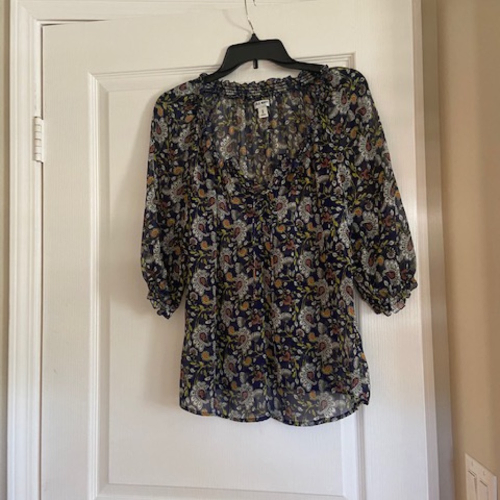 😁 4/$10 Old Navy peasant top. DONATING 2/7/21.